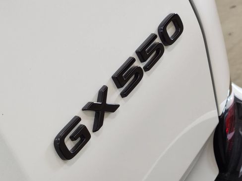 Used 2024 Lexus GX 550 AWD/4WD image 25