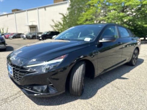 Used 2023 Hyundai Elantra SEL FWD image 3