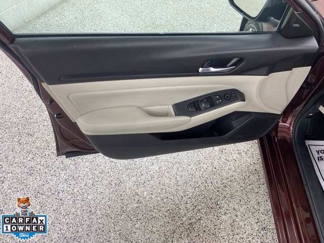 Used 2025 Nissan Altima 2.5 SV FWD image 15
