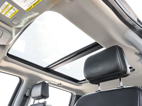 Used 2023 Ford F350 Lariat image 5