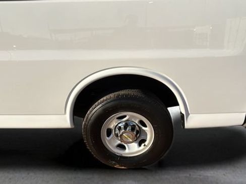 Used 2024 Chevrolet Express 3500 LT w/ LT Preferred Equipment Group RWD image 30