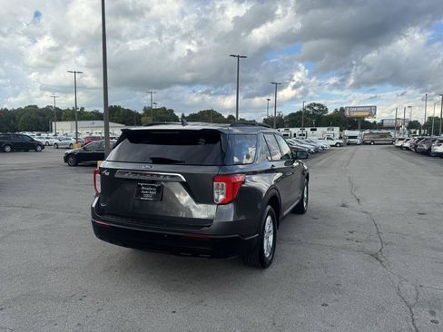 Used 2020 Ford Explorer XLT AWD/4WD image 3
