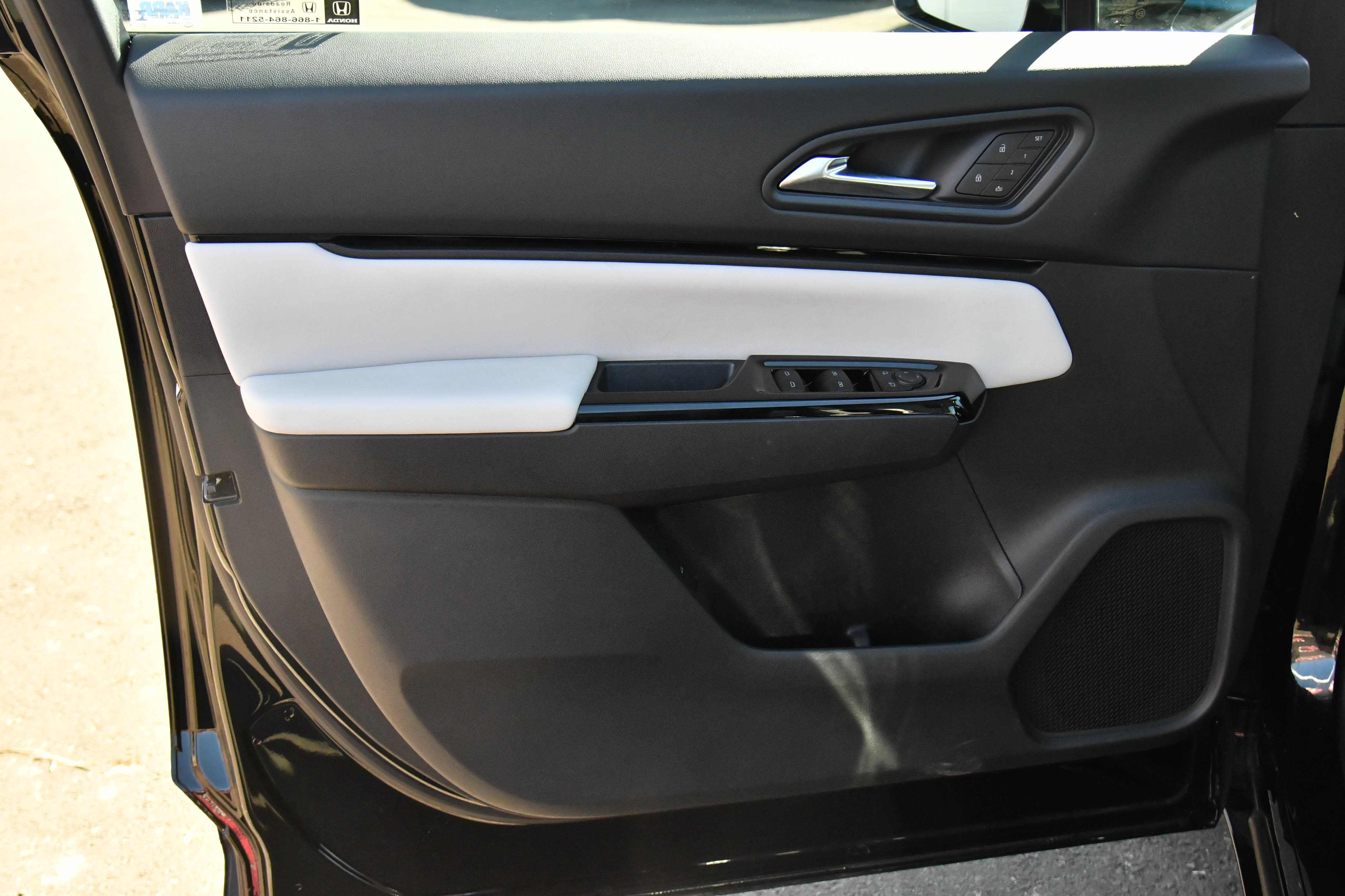Used 2025 Honda Prologue Touring image 14