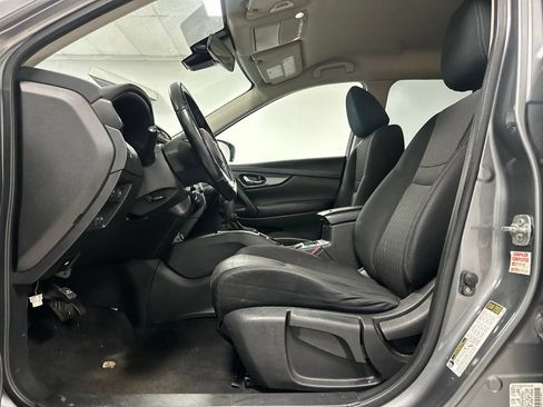 Used 2020 Nissan Rogue S w/ Special Edition Package FWD image 16