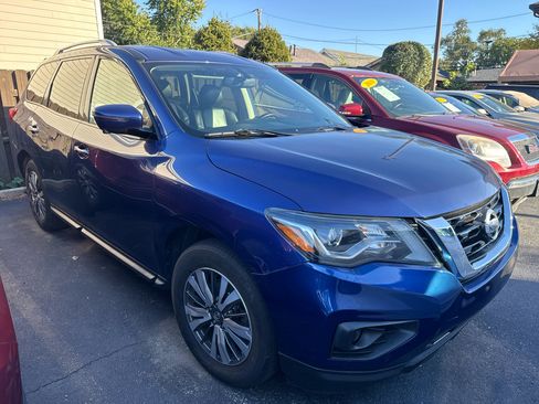 Used 2020 Nissan Pathfinder SL image 2