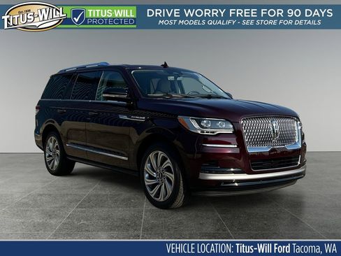 Used 2023 Lincoln Navigator Reserve image 1