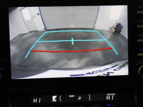 Used 2024 Toyota Sienna XLE image 47