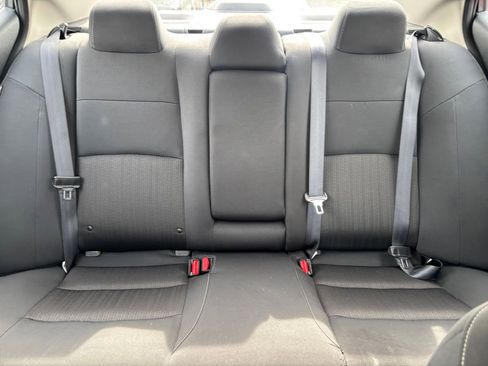 Used 2025 Nissan Altima 2.5 SV FWD image 38