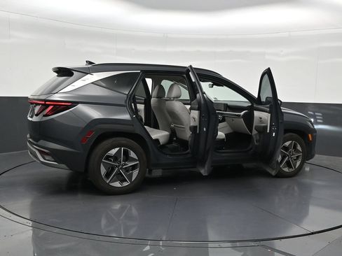 Used 2025 Hyundai Tucson SEL FWD image 35