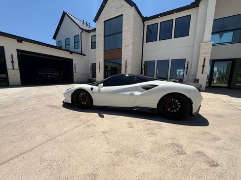 Used 2020 Ferrari F8 Tributo RWD image 6