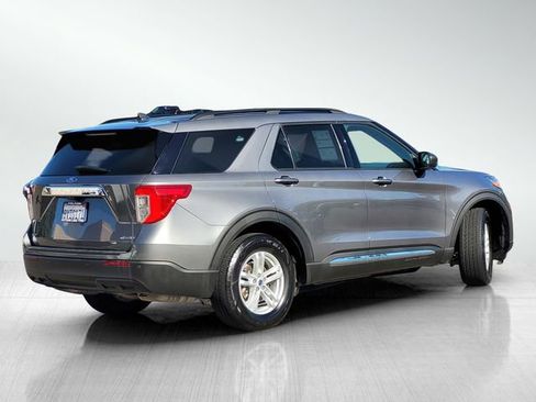 Certified 2021 Ford Explorer XLT image 4