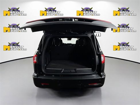 Used 2019 Lincoln Navigator L Reserve image 24