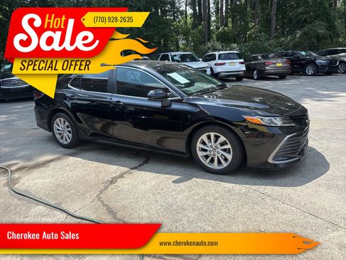 Used 2022 Toyota Camry LE FWD image 1