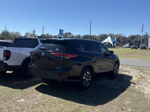 Used 2020 Toyota Highlander XLE image 7