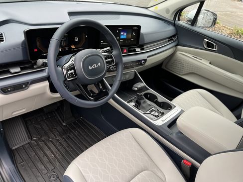 New 2026 Kia Carnival EX image 2