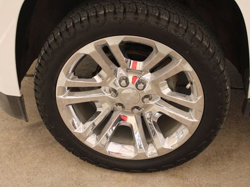 Used 2018 GMC Yukon SLT w/ Premium Edition image 31