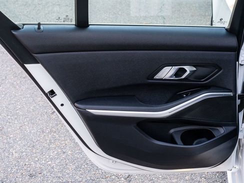 Used 2020 BMW 330i xDrive Sedan w/ Convenience Package image 28