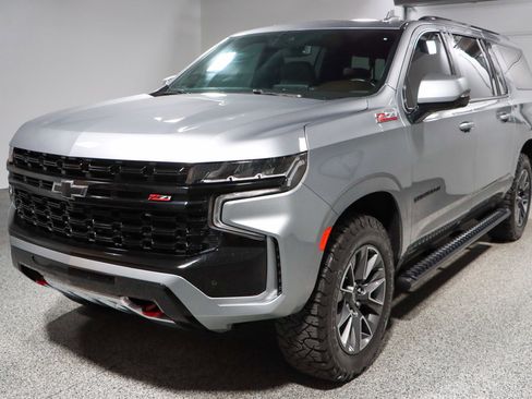 Used 2023 Chevrolet Suburban Z71 w/ Luxury Package image 37