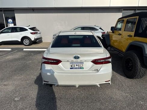 Used 2021 Toyota Camry XSE image 4