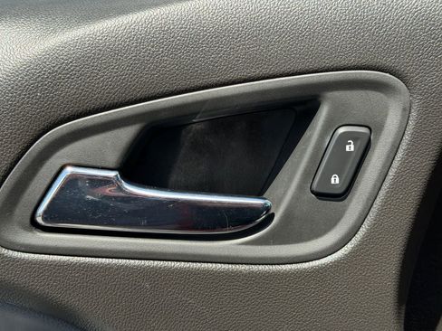 Used 2016 Chevrolet Colorado Z71 AWD/4WD image 17