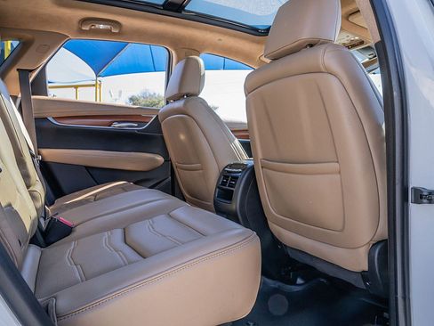 Used 2017 Cadillac XT5 Platinum image 23