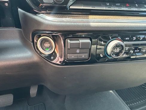 Used 2025 Chevrolet Silverado 2500 LT AWD/4WD image 21