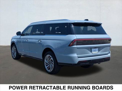 Used 2025 Lincoln Navigator L Reserve AWD/4WD image 3