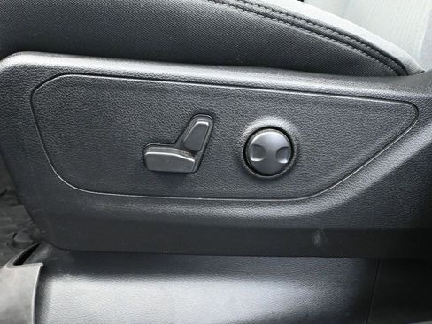 Used 2022 RAM 1500 Big Horn image 25