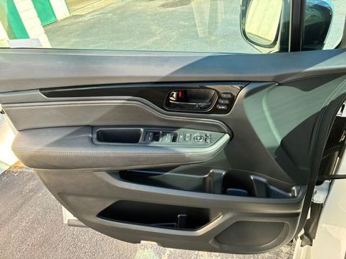 Used 2023 Honda Odyssey Elite image 16