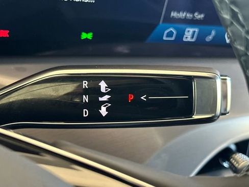 New 2026 Cadillac Vistiq Sport image 23