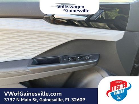 Certified 2024 Volkswagen Taos S FWD image 15