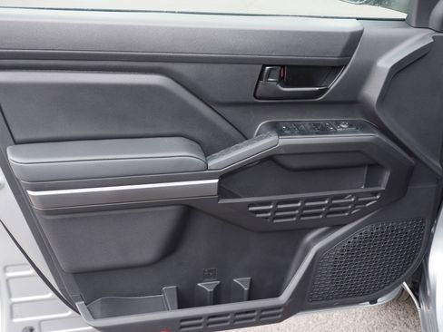 New 2025 Toyota Tacoma SR5 image 9