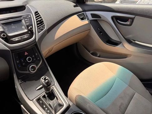 Used 2015 Hyundai Elantra SE w/ Option Group 02 FWD image 15