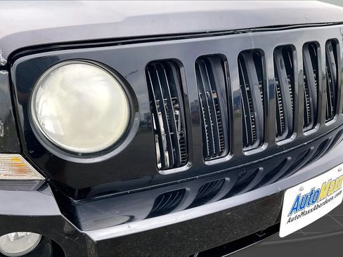 Used 2010 Jeep Patriot Sport w/ Tire & Wheel Group AWD/4WD image 36