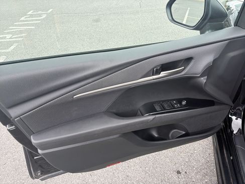 Used 2025 Toyota Camry SE FWD image 15