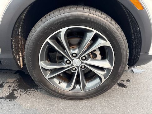 Used 2020 Buick Encore GX Essence FWD image 12