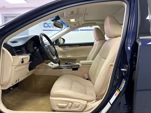 Used 2014 Lexus ES 350 w/ Premium Package FWD image 9
