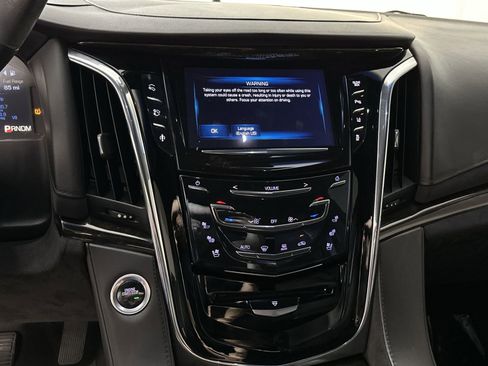 Used 2015 Cadillac Escalade ESV Platinum image 21