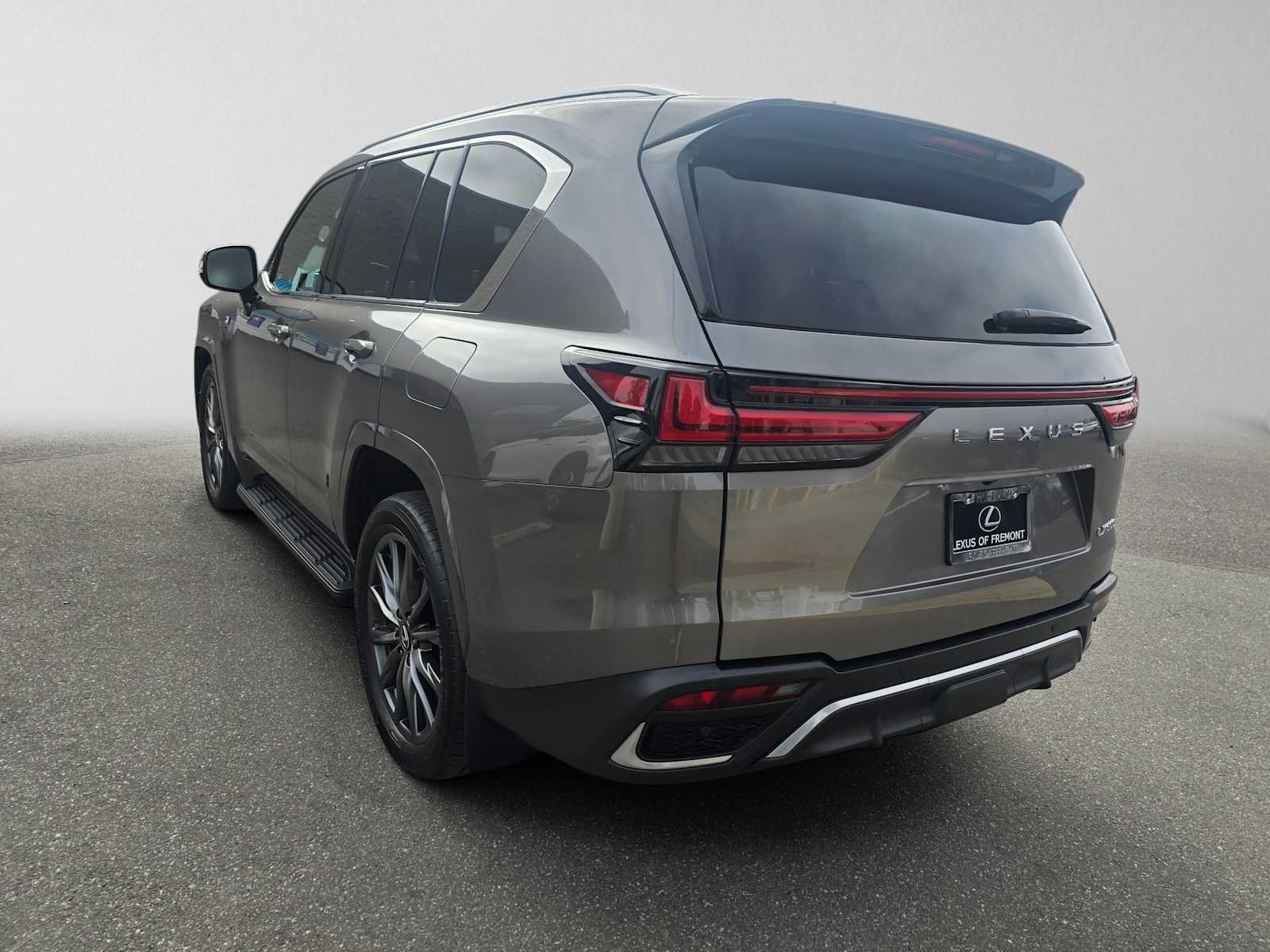 Used 2024 Lexus LX 600 F Sport AWD/4WD image 5