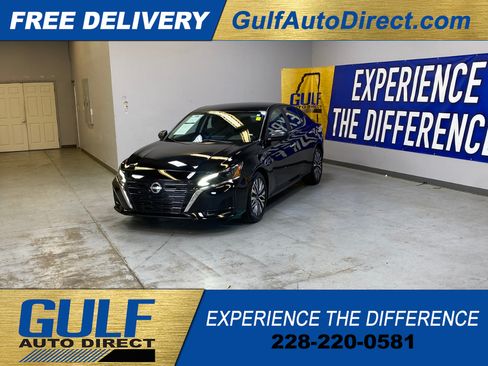 Used 2025 Nissan Altima 2.5 SV FWD image 4