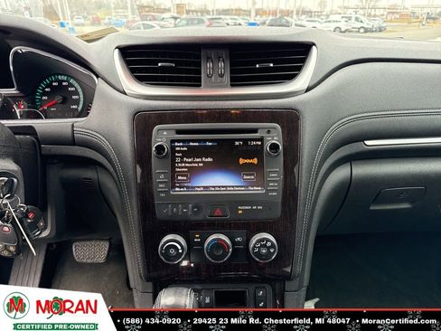 Used 2015 Chevrolet Traverse LT image 17