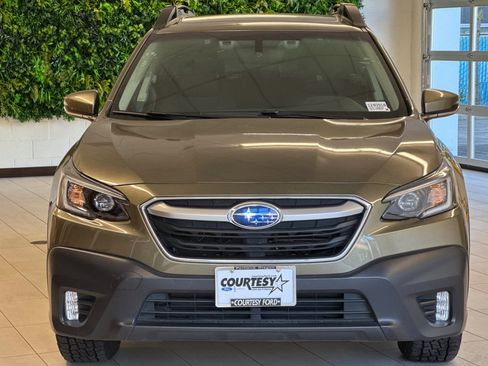 Used 2022 Subaru Outback Premium image 9