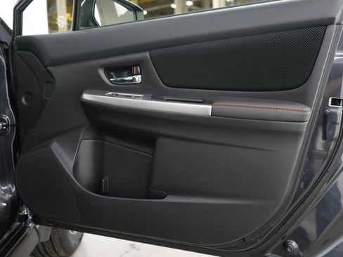 Used 2016 Subaru Crosstrek 2.0i Premium w/ Moonroof Package AWD/4WD image 9