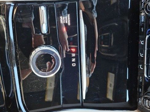 Used 2023 Jeep Grand Cherokee Limited w/ Luxury Tech Group II image 25