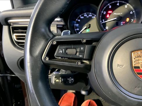 Used 2023 Porsche Macan Turbo image 27