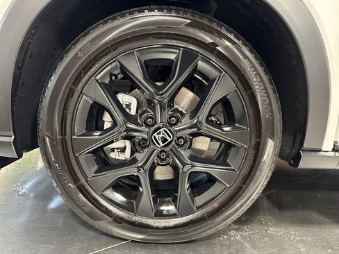 Used 2025 Honda HR-V Sport image 2