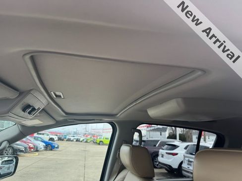 Used 2013 Nissan Armada Platinum image 3