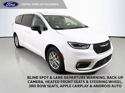 Used 2024 Chrysler Pacifica Touring-L