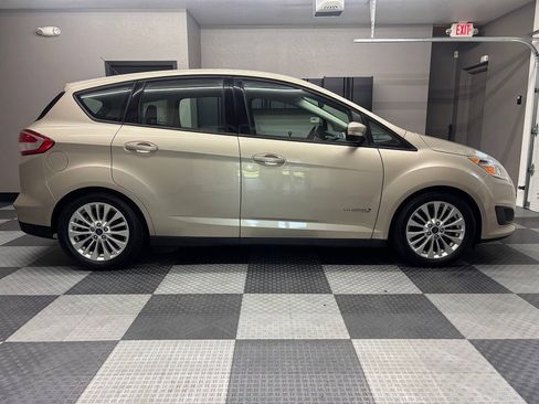 Used 2017 Ford C-MAX SE FWD image 6