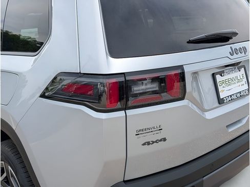 New 2026 Jeep Cherokee Limited AWD/4WD image 4